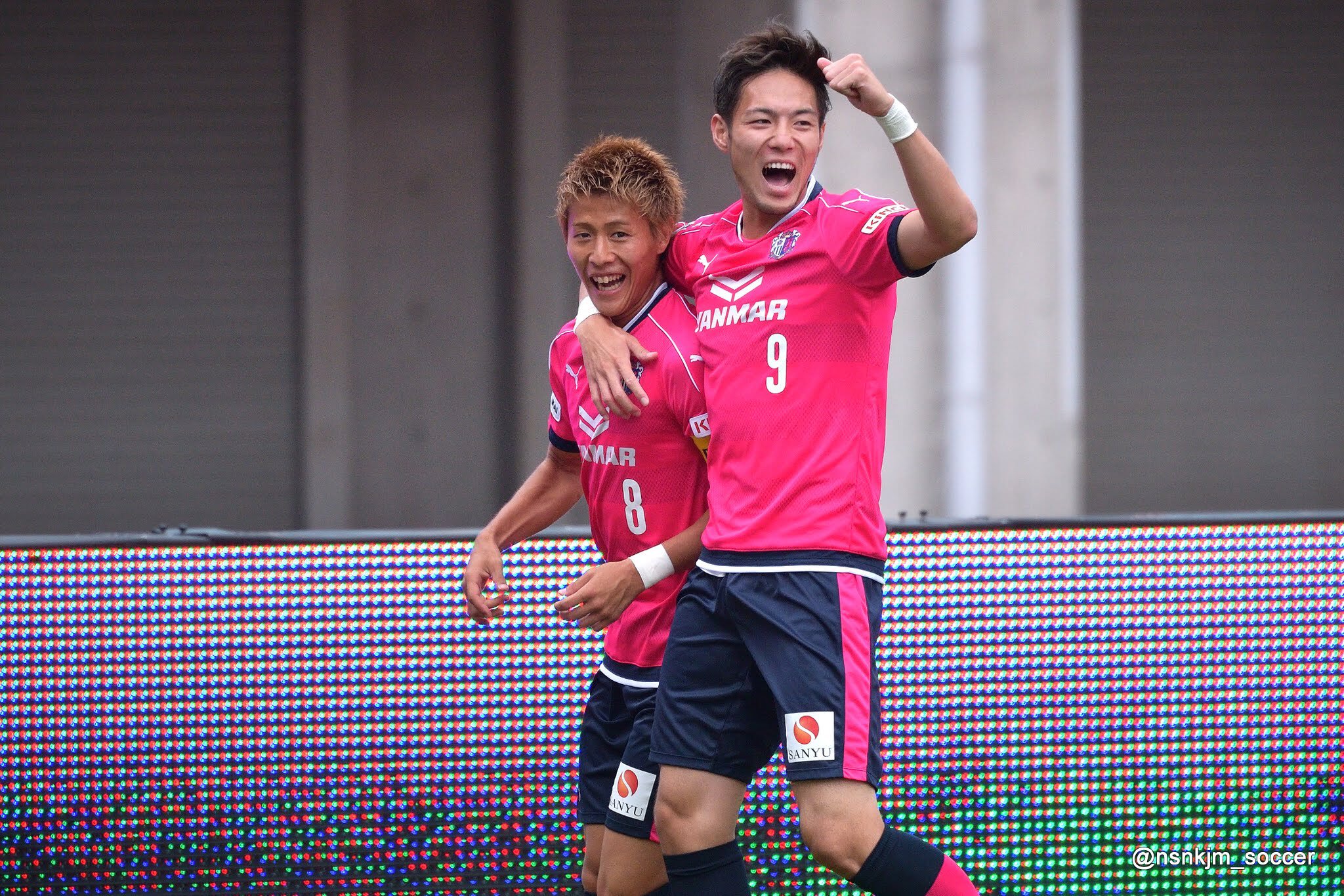 西中島 あなたのハートにゲーゲンプレス 歓喜の瞬間は もっともっと残さないといけないよね Cerezo セレッソ セレッソ大阪 柿谷曜一朗 杉本健勇 写真好きな人と繋がりたい ファインダー越しの私の世界 T Co Eltolhymmt Twitter