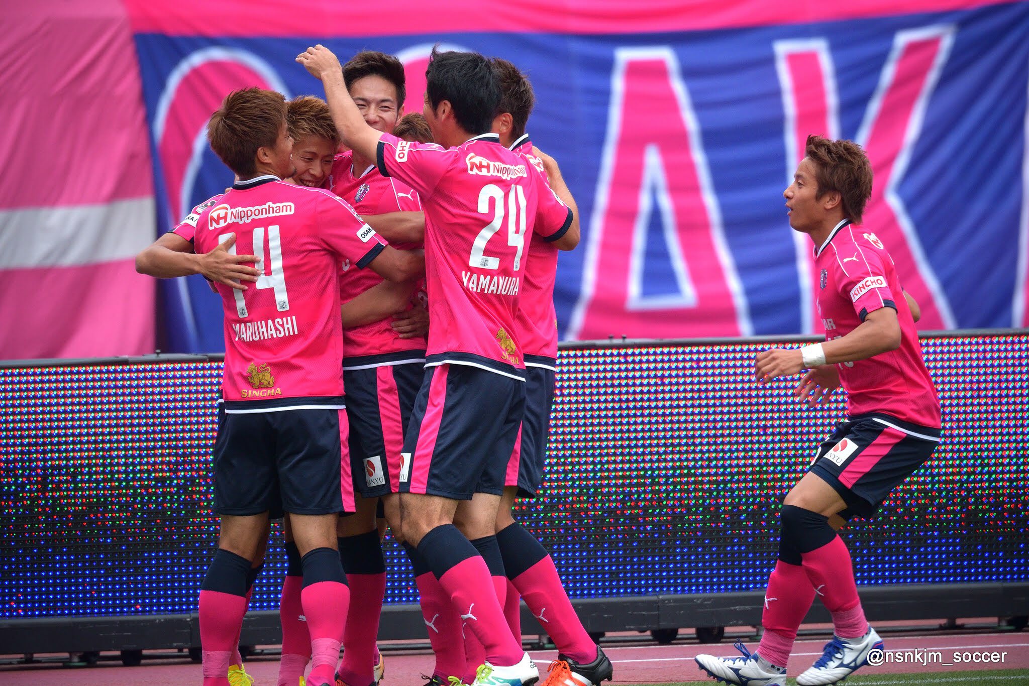 西中島 あなたのハートにゲーゲンプレス 歓喜の瞬間は もっともっと残さないといけないよね Cerezo セレッソ セレッソ大阪 柿谷曜一朗 杉本健勇 写真好きな人と繋がりたい ファインダー越しの私の世界 T Co Eltolhymmt Twitter