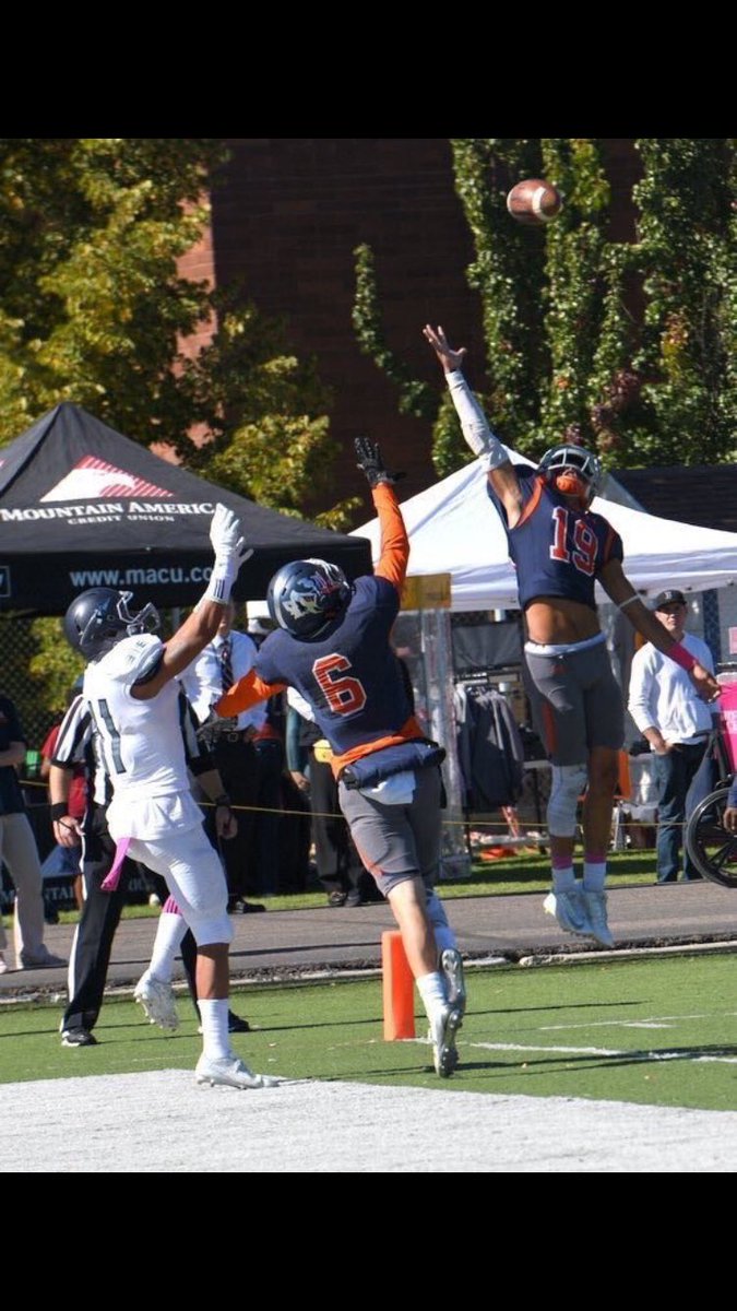 _ASAPsparky's tweet photo. Blessed to say I've received my first offer to Pima community college‼️🏈 #JUCO #GoAztecs https://t.co/Oh00eizeFx