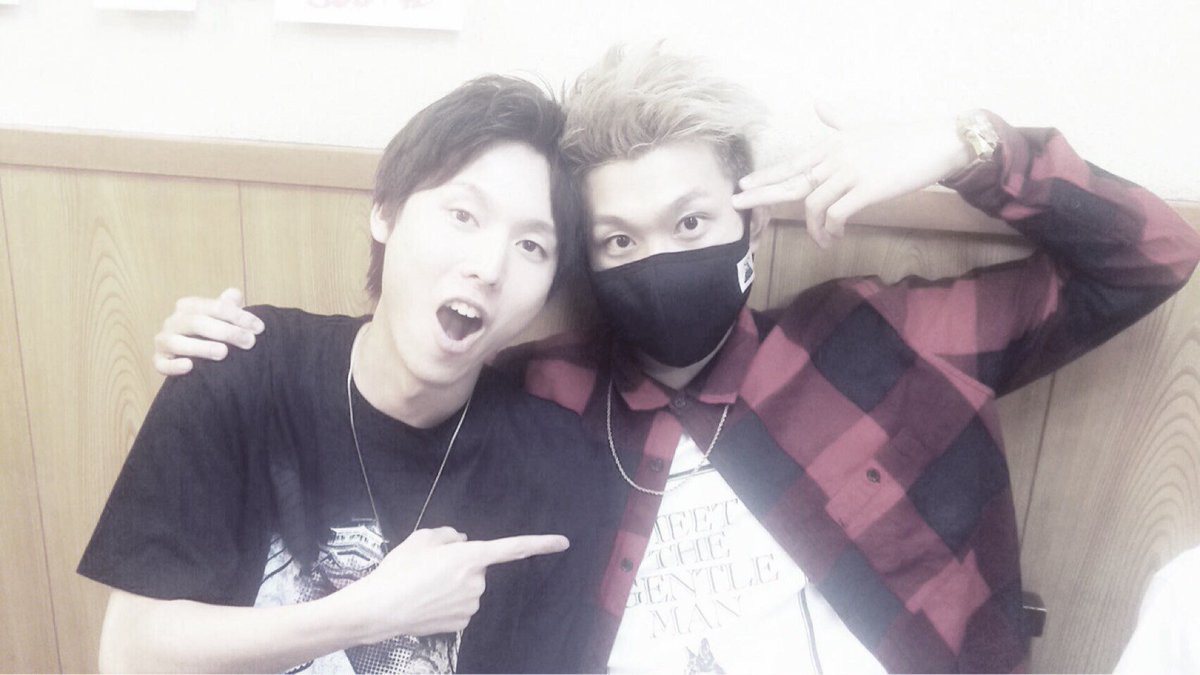 HFU_VAN's tweet photo. 昨日のぷちワヤしよ？楽しすぎた♪みんなともけーくんとも久びさにお話できて最高な日だった(^^)僕は初の大阪だったけど楽しく話にノッてくれたりみんなの暖かさを感じました。ありがとう。 https://t.co/XvslKnDDyY