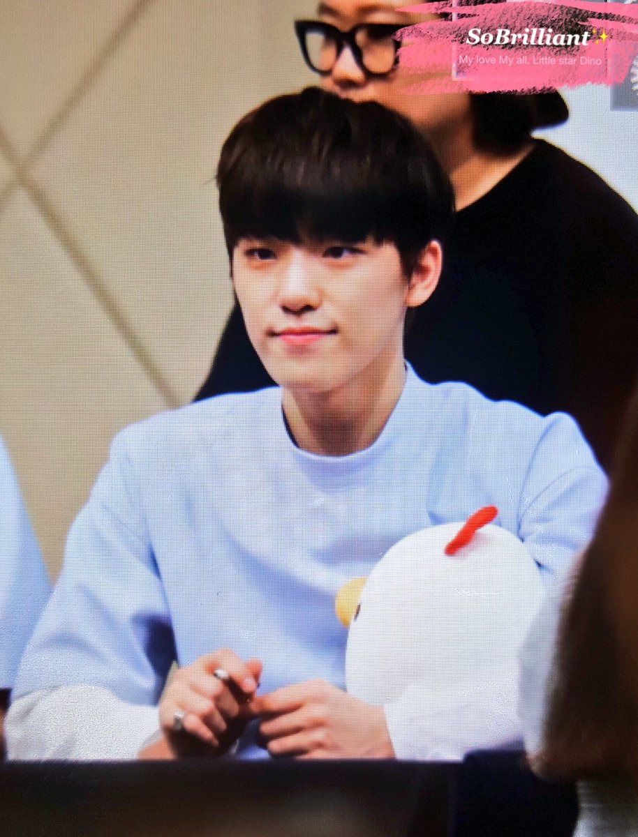 SoBrilliant0211's tweet photo. 160605 대구 #세븐틴 #디노 #이찬 #DINO @pledis_17 차니 꼬꼬 🐔🐔 https://t.co/oPZnfEW7W0