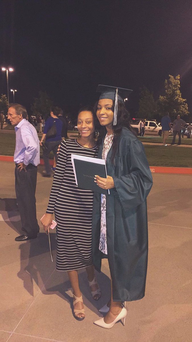 Bigdaddycee__'s tweet photo. 👏🏾🎓💪🏾 Welp...finally made it !!#MISDGrad2016 https://t.co/WXaa91QAiO