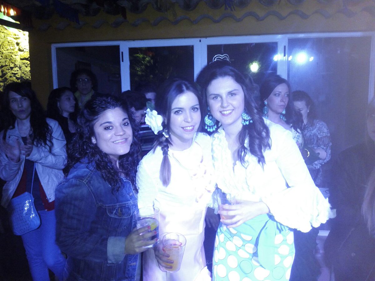 disco_euphoria's tweet photo. EUPHORIC@S!! Muy buena noche en Wamba se acabo la rociera por este año 💃🍻 el año que viene... ¡MAAAS! https://t.co/iOVAuIgKa8
