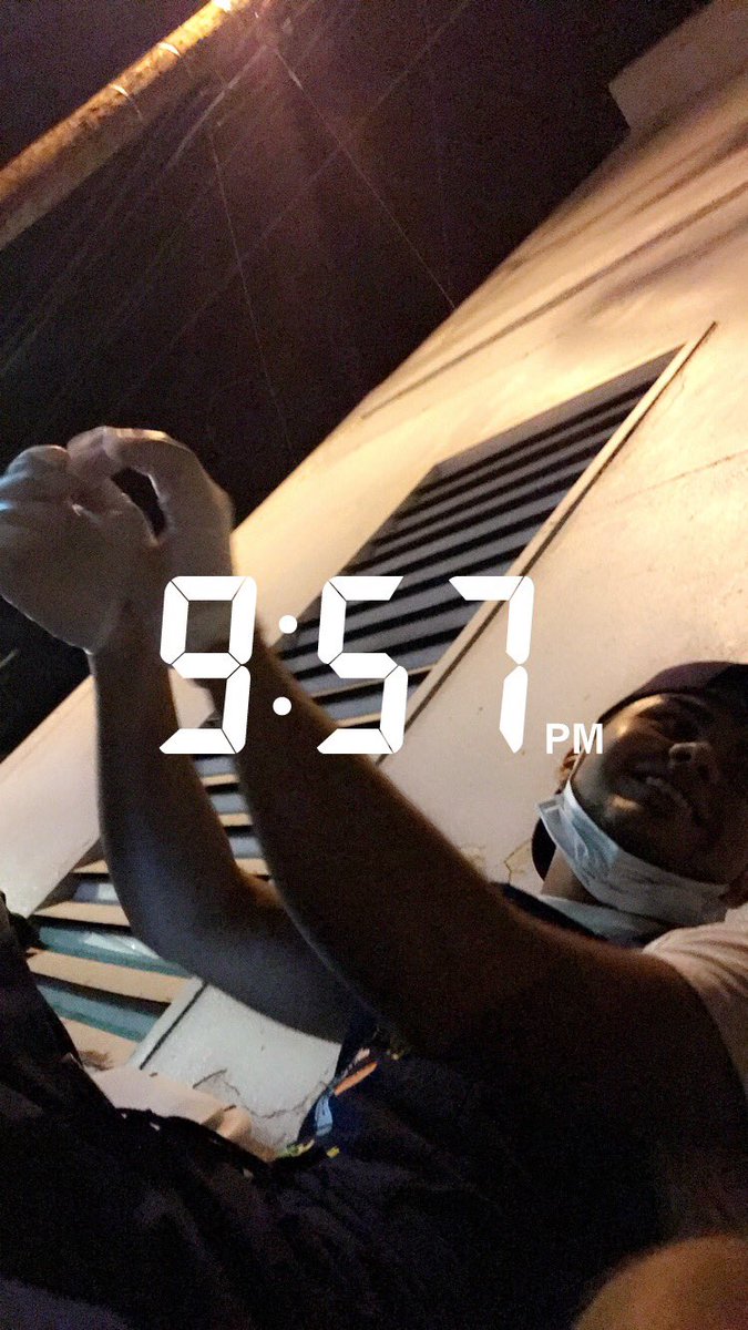 orosas16's tweet image. So he's my employee I pay him and also give him hotspot #1boss