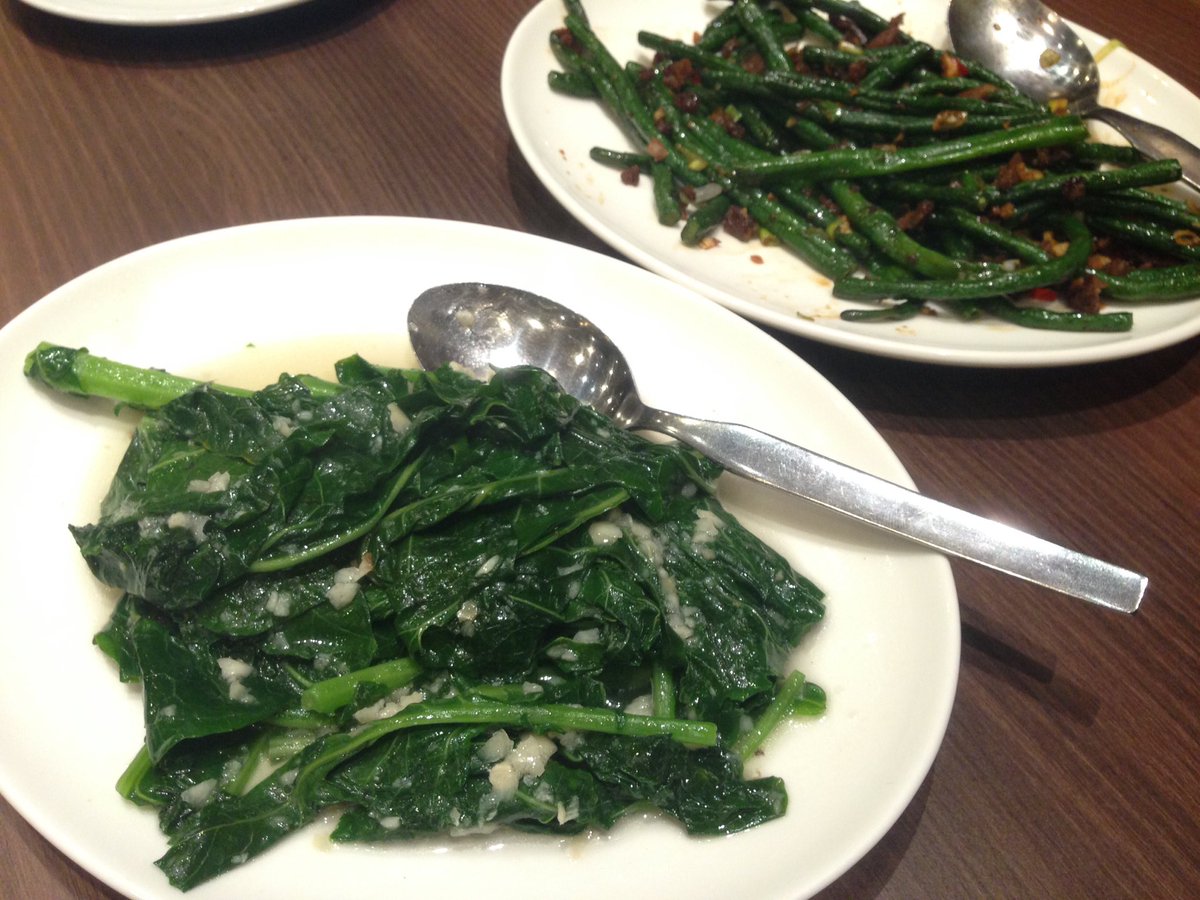 MelodyLaksani's tweet photo. Sayuran hijau. Jangan lupa makan siang, jangan lupa makan sayur ya! https://t.co/lSOKj0YRiI