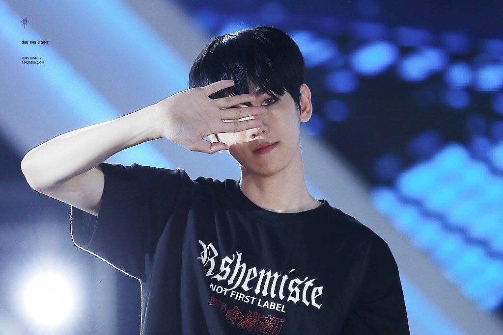 kmxiu1123326's tweet photo. べっちゃんのアンドロイド感がパネェです‥‥
#baekhyun #android #exo #exoid https://t.co/QDCaz702eP