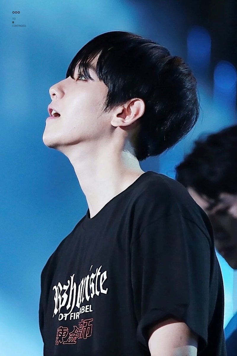 kmxiu1123326's tweet photo. べっちゃんのアンドロイド感がパネェです‥‥
#baekhyun #android #exo #exoid https://t.co/QDCaz702eP