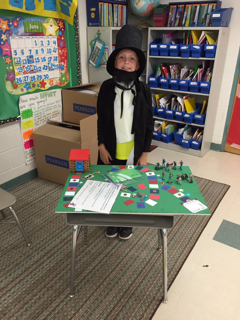 JenCalt's tweet photo. Yesterday's biography presentations were awesome! https://t.co/6AvkURmleU