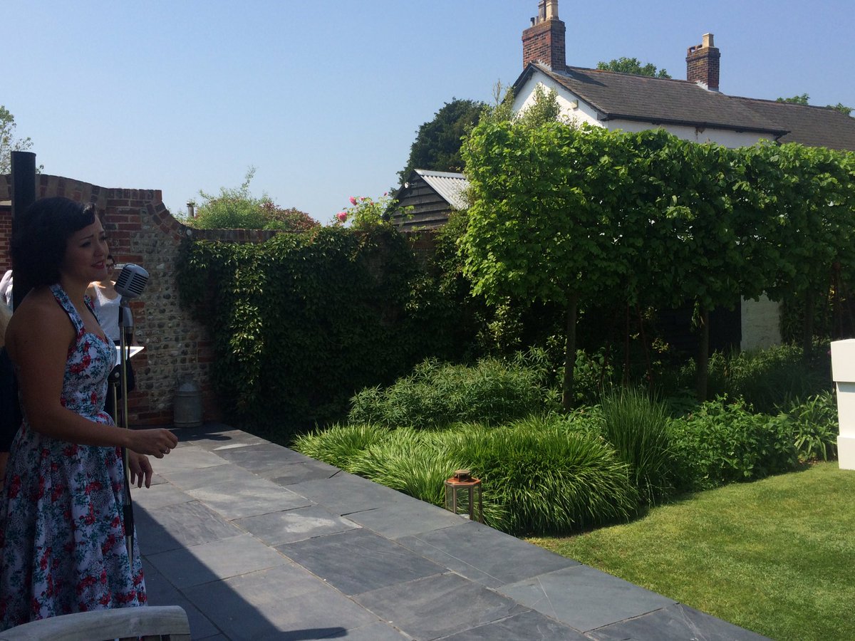 ToastFunctions's tweet photo. Amy Bee bringing her smooth vocals to guests at the @SouthendBarns Summer Wedding Fair! https://t.co/aL0fkqTNV6