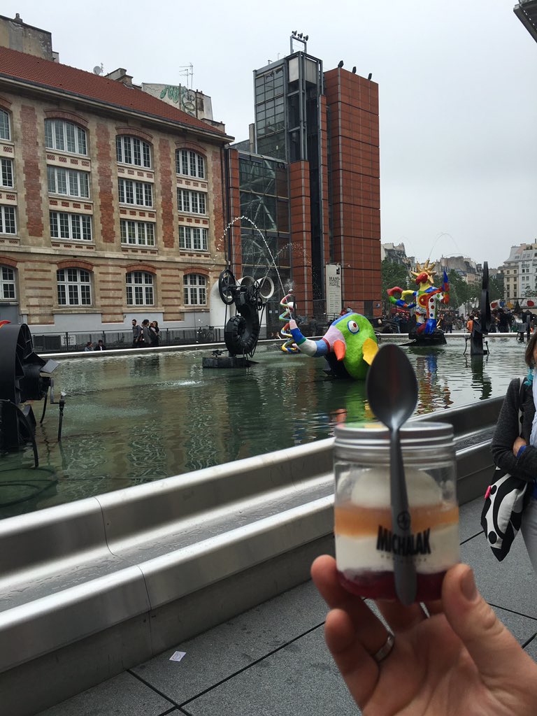 Au top le Kosmic pavlova du copain <a href="/bymichalak/">Christophe Michalak</a>