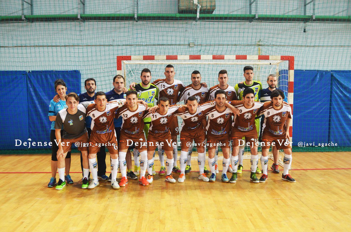 Dejense Ver tweet media