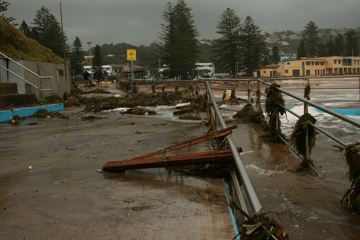 HealthiFreedom's tweet photo. #SydneyStorm #Collaroy Pool What a mess @smh @dailytelegraph https://t.co/Rp7dbw7MII