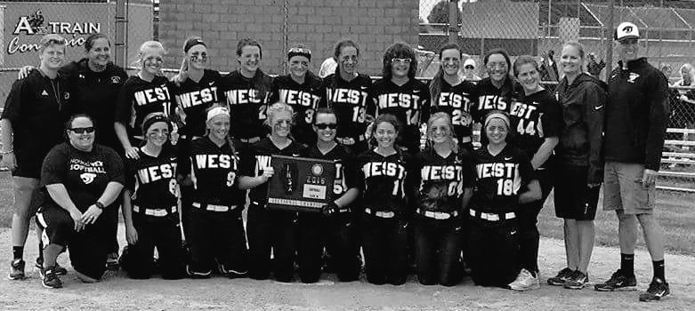 PekinSoftball's tweet photo. Cheers to Normal West and Washington for advancing to the Supers on Monday! #IHSA #GetTheHardware https://t.co/201di6Je3L