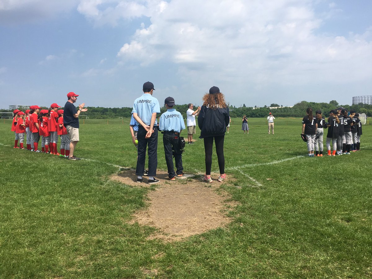 Championship game underway at <a href="/london_sports/">LondonSports</a> in junior girls #softball. Giants v Nationals