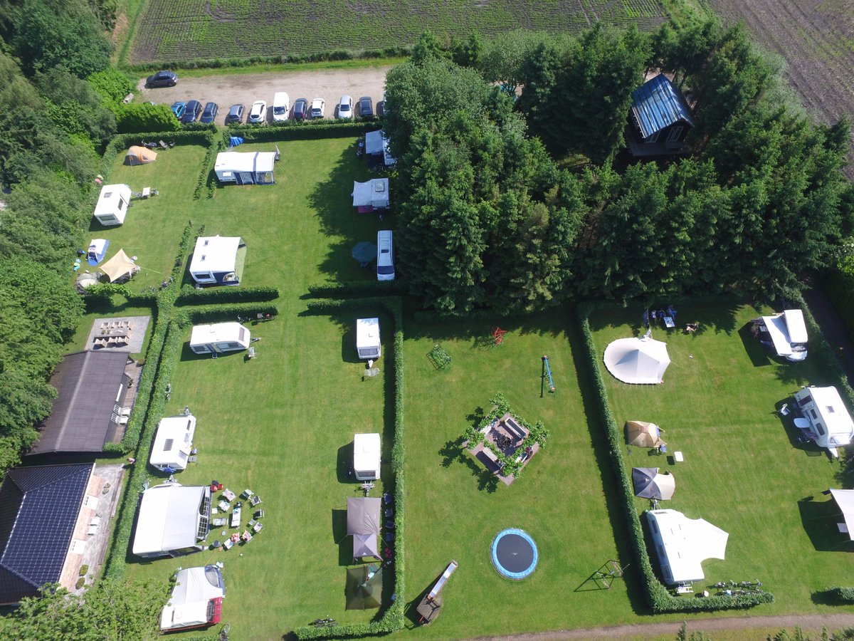 Charmecamping's tweet photo. Een weekend vol Retropop-gasten... wat een gezelligheid @charmecampingopfietse.nl https://t.co/KczPiQIeZf