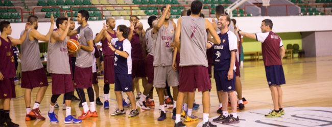 FanaticoBasket's tweet photo. César García trabaja duro con la preselección https://t.co/ftjVhsz9Xg #SomosCocodrilos https://t.co/BOwBZmldoE #LPB2015