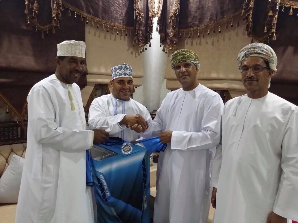 من توقيع عقد المدرب صالح الفوري لتدريب الفريق