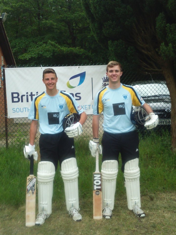 LionsManor's tweet photo. Gameday for the lions! After the two losses to Totton and Calmore can we go one better against @NewMiltonCC  today! https://t.co/Vbuxv1l36v