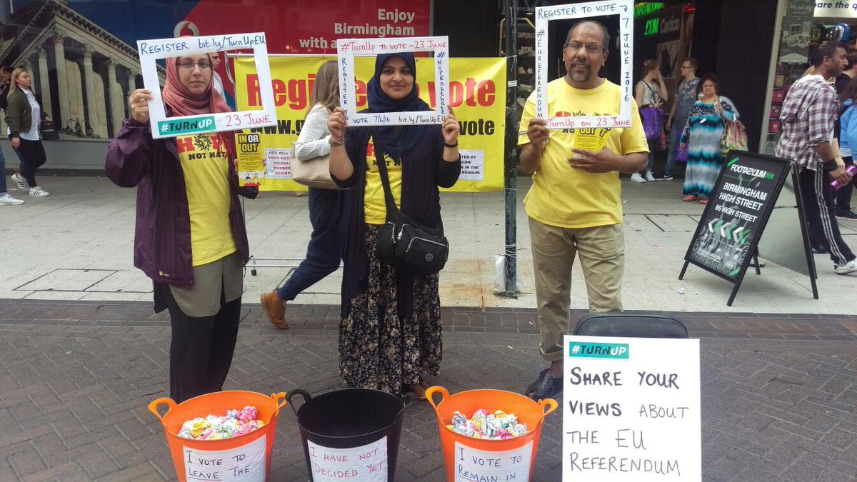 hopenothate's tweet photo. Our dedicated #Brum voter registration crew #IBelieveInVoting #TurnUp #EUreferendum https://t.co/BHOtQ22Dsj