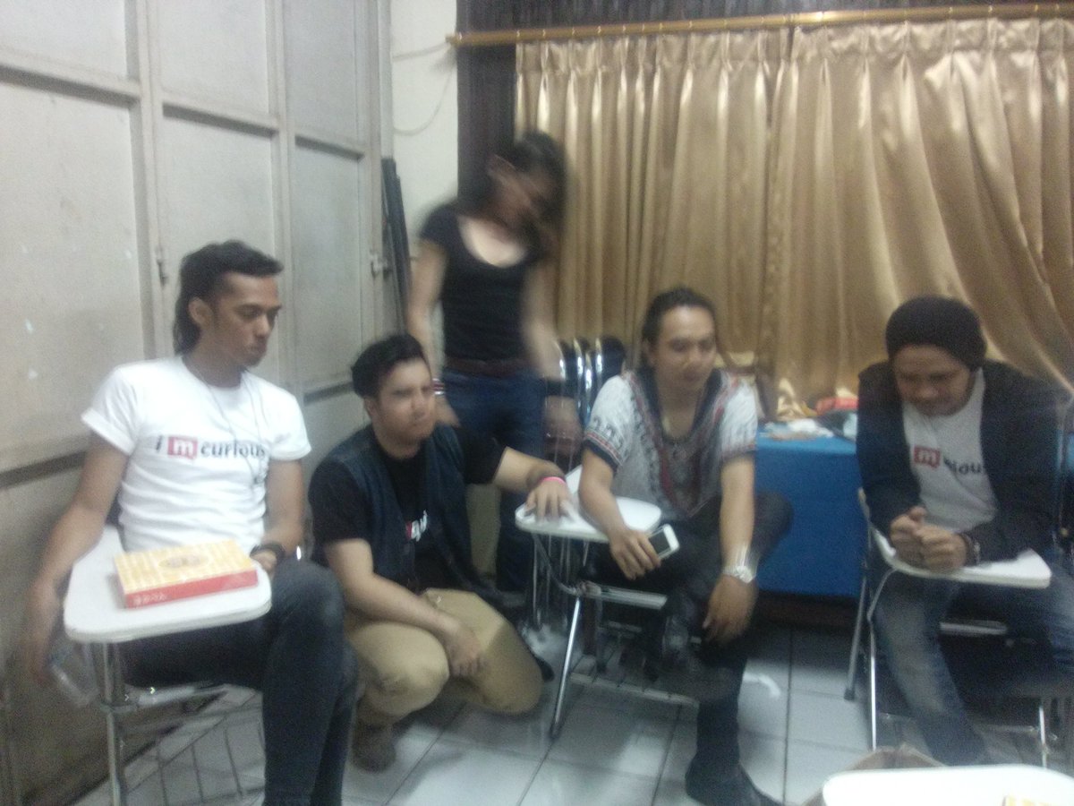 Halo bang @Reza_Krosboi <a href="/indra_krosboi/">Indra Krosboi</a> <a href="/arkandaputra/">Kanda Krosboi</a> <a href="/Verdrian/">Ipet Krosboi</a> <a href="/Gilang_MPM/">Gin(Gilang Krosboi)</a>