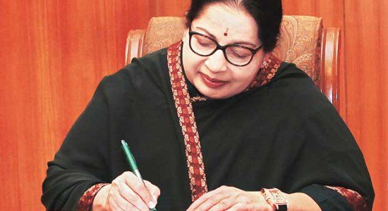 vishwagujarat's tweet photo. #Jayalalithaa hanks #Modi for Metro Rail Extension #Sanction
https://t.co/YvOOcx0i6T https://t.co/VKrxGIg1zv