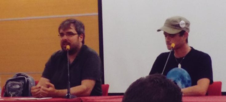 Ganemos3C's tweet photo. Tras talleres @emmanuelrog hizo una reflexión crítica del año con @SilesXGetafe moderando #CupsFest https://t.co/Wz26fyfmj3