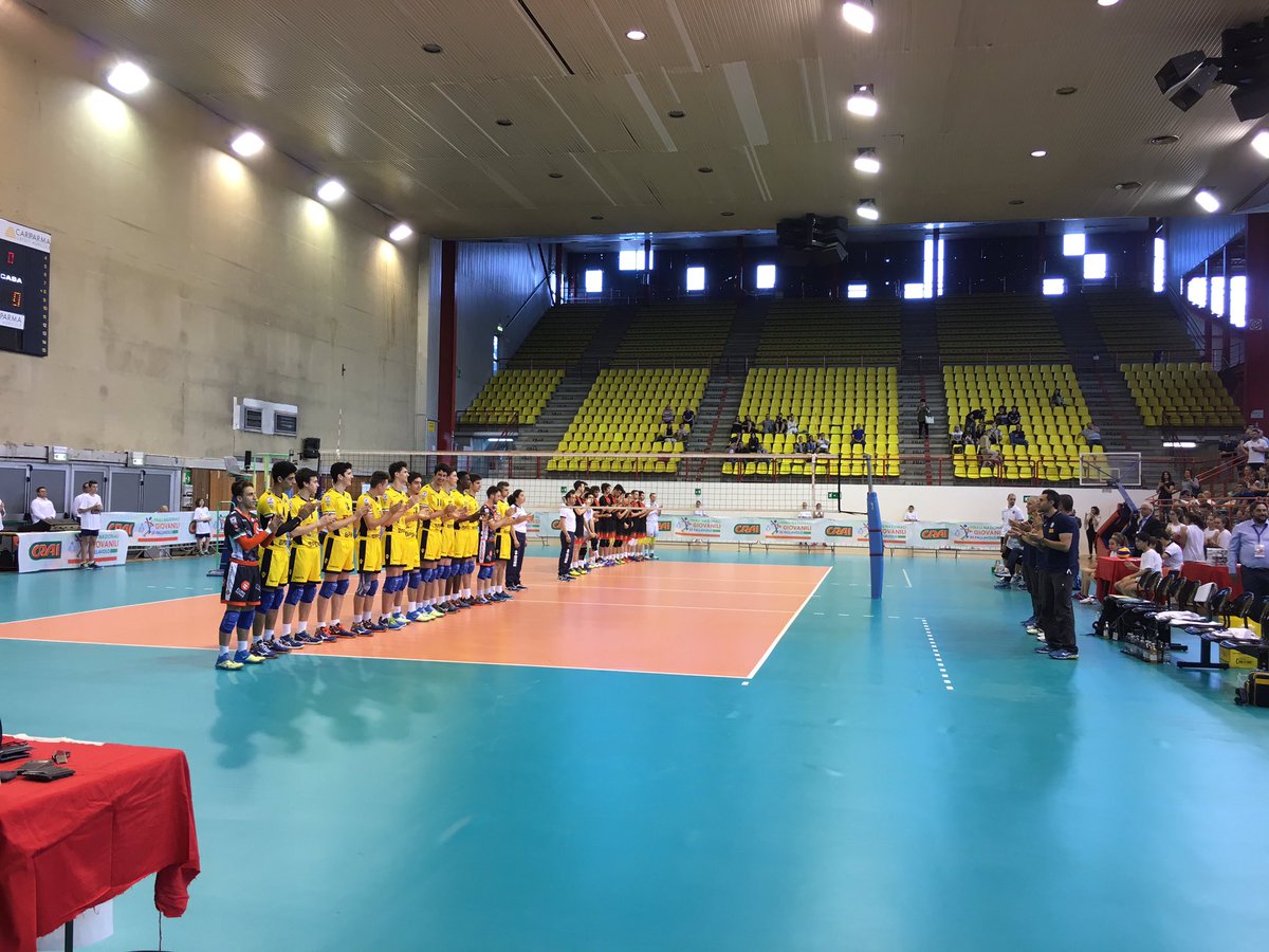 massi_giordani's tweet photo. Modena-Treviso finale scudetto U19
@Federvolley #overtheblock https://t.co/ZnYEr6gq0n