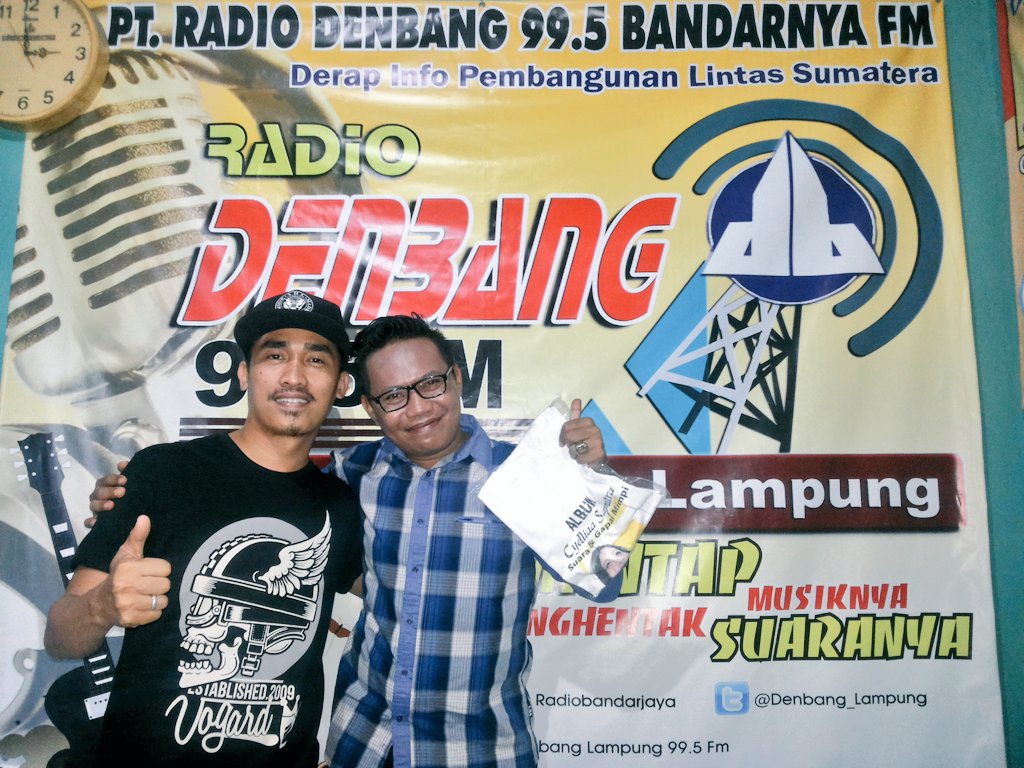 KiaHarvesya's tweet photo. Kunjungan Dedek @CyelliaaS & Brader @HD_Dide di #VisitPromo
Single #Suara & Religi New @HijauDaunBaru #MohonRidhomo https://t.co/GvGVzMy566