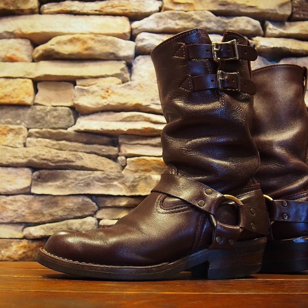 wesco_setagaya's tweet photo. Mr.T's boots(6 year-worn) #wesco #wescoboots #boss #engineerboots #harnessstrap #burgundy … https://t.co/r86zGSM1KY https://t.co/Y5Sw4NS9JG