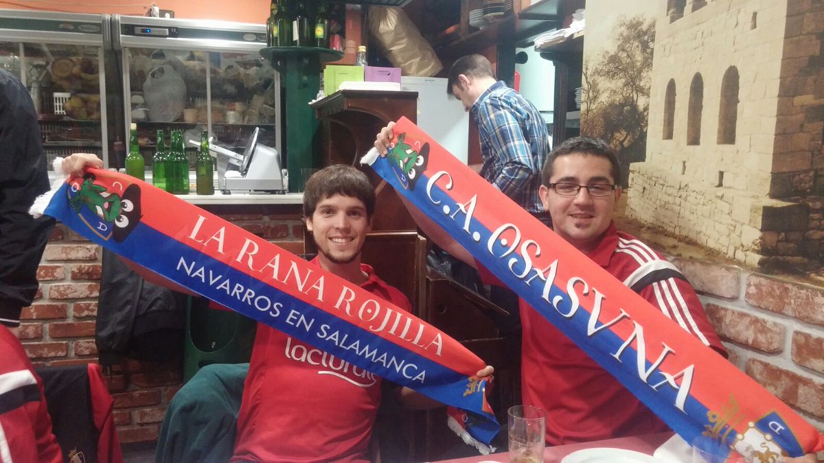 laranarojilla's tweet photo. Lo de ayer fue muy, muy grande. El miércoles a El Sadar y el finde a Tarragona. Aúpa #Osasuna @inigologo @rojillo89 https://t.co/kk4DYzRXQ6