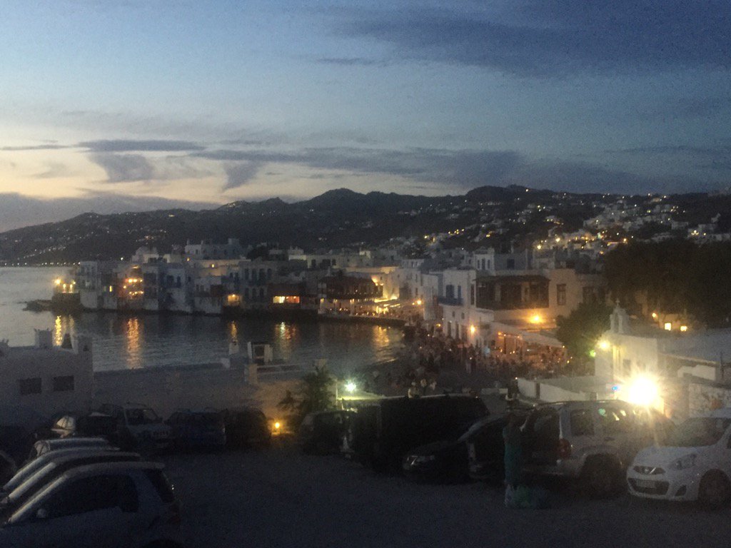 automythos's tweet image. 