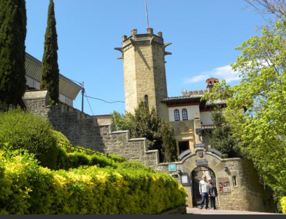 castillocollad0's tweet photo. Que bonito es nuestro castillo https://t.co/TEl4Sibt30