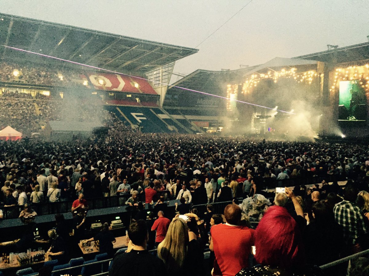 hellobus88's tweet image. We had a pretty good time at #Stereophonics last night.. Enough room for all 88! #CardiffCityFootballStadium