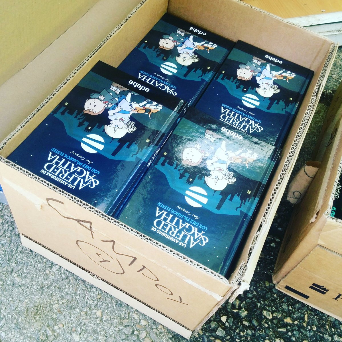 ¡Siguen las firmas en <a href="/FLMadrid/">Feria del Libro de Madrid</a>! Hoy en <a href="/eldragonlector/">El Dragón Lector</a> (cas. 91)y en <a href="/Didacticalia/">Didacticalia</a> (cas. 79) #FLM16 #AlfredyAgatha