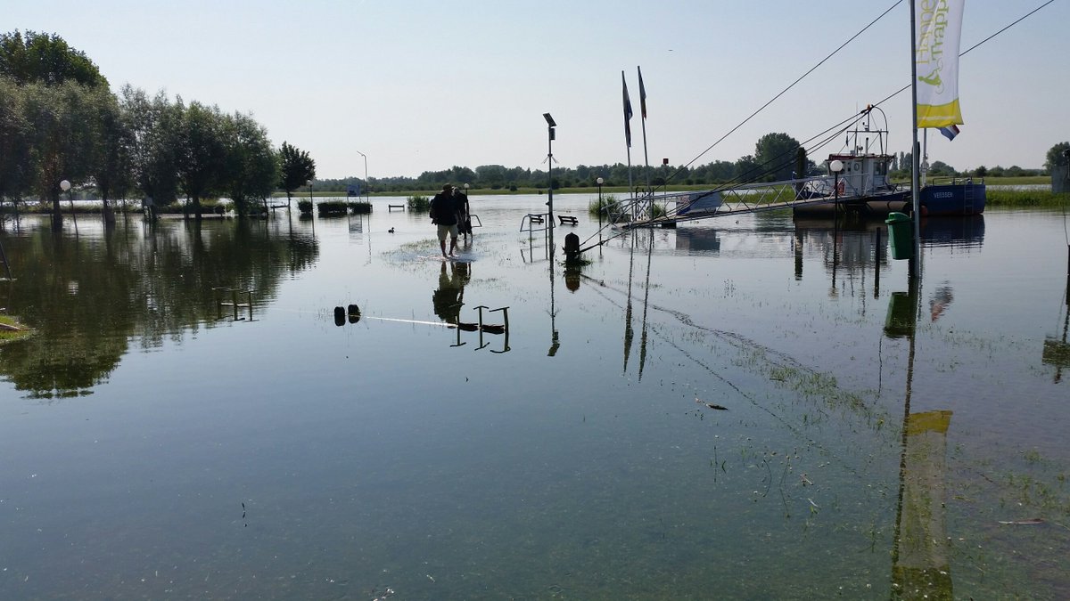 OmroepGLD's tweet photo. Kozakkenveer Veessen-Fortmond per direct uit de vaart https://t.co/zDaOKjbE9s https://t.co/J3MzmnRerf