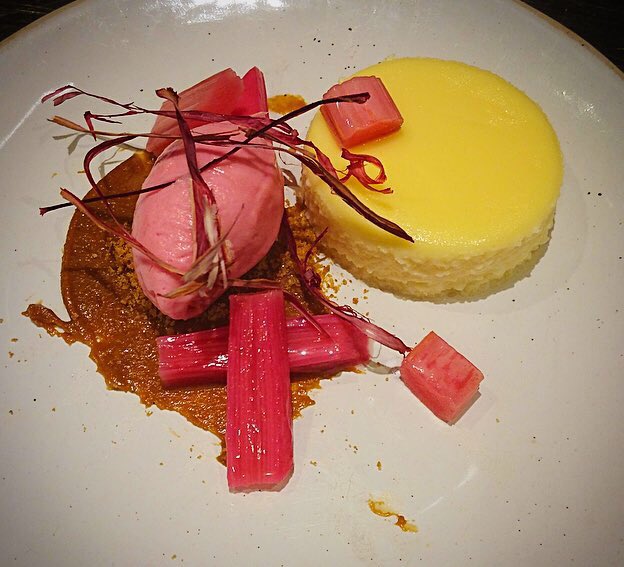 We are currently searching for a CDP or a Jnr sous to join our kitchen team.Good hours &amp; interesting food,please RT