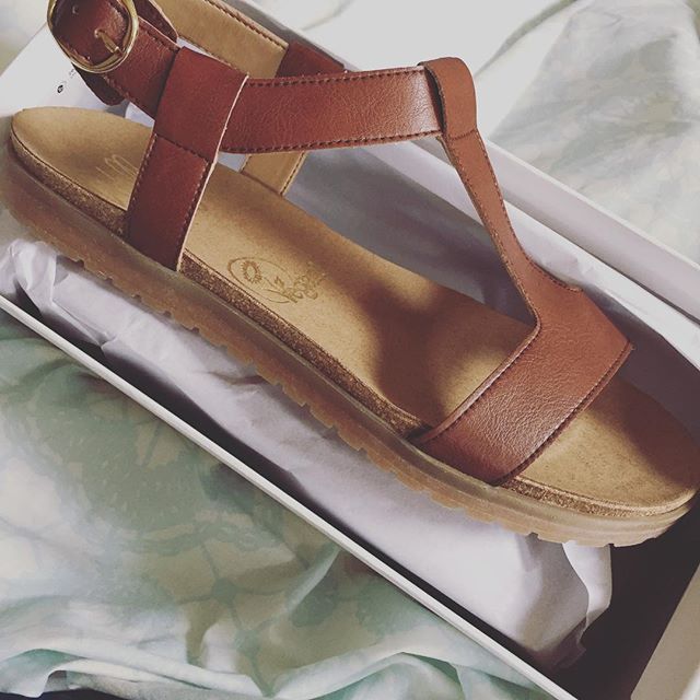 vegan footbed sandals