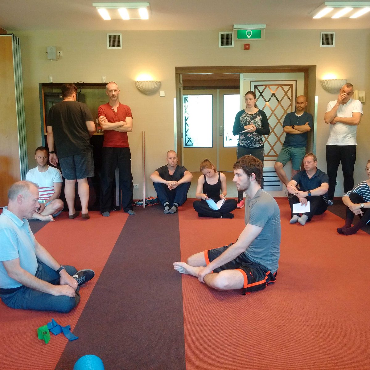 am_mazzieri's tweet photo. @Craigliebenson Shin Box assessment for hip mobility...#ps2ad #lasportsandspine #humanmotion https://t.co/bBVbiTr9tw