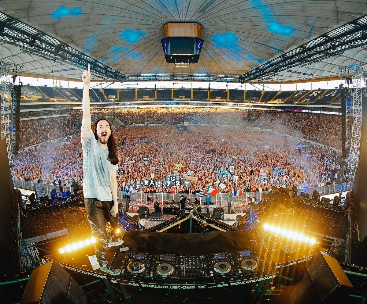 Fun fact: Frankfurt consists of one of the best festival crowds in the world. Thank you so much Germany!! https://t.co/Nkl5IqpeIg