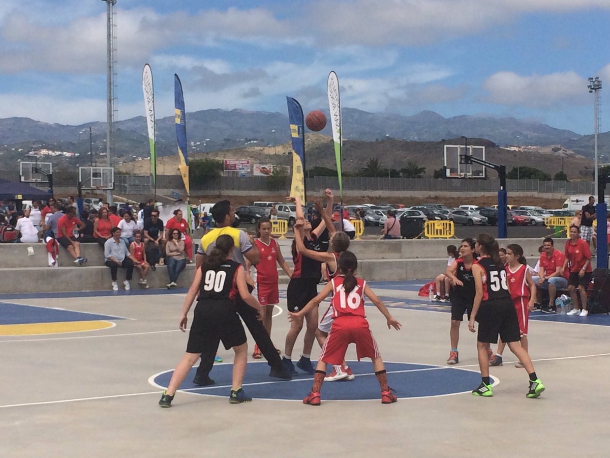cbdoguen's tweet photo. CB Doguén - @enfelipeanton
#CtoCanMiniFem #UltimaJornada
#ccmini2016 #VamosDoguén https://t.co/og6DdESQs9
