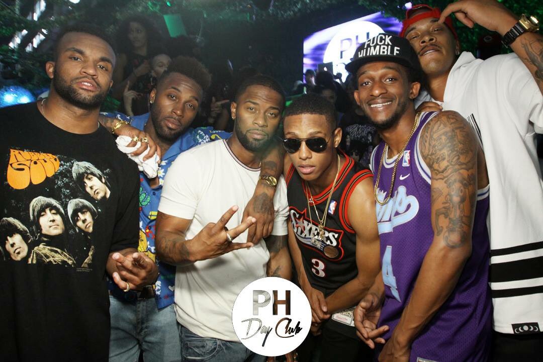 KeithPowersFR's tweet photo. Keith avec des amis au #PHDayClub! - 29 mai https://t.co/UUw3URwzRX