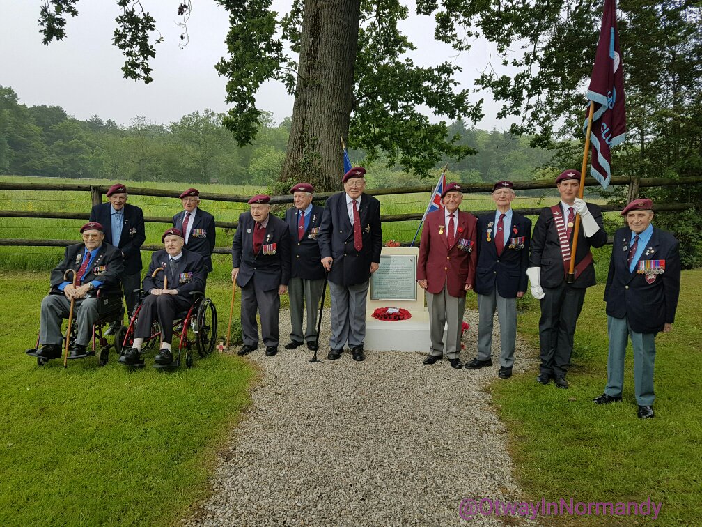 OtwayInNormandy's tweet image. The Veterans of the #9thParachuteBn at the memorial at Chateau St Come. #DDay72