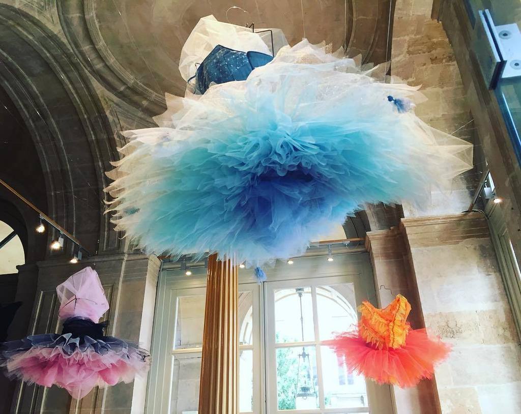 MiriamAMSLD's tweet photo. Dans le pays des rêves... #amsld #bordeaux #bordeauxmaville #dimanche #tutu #couleur #weekend https://t.co/UFQkJLHjU9