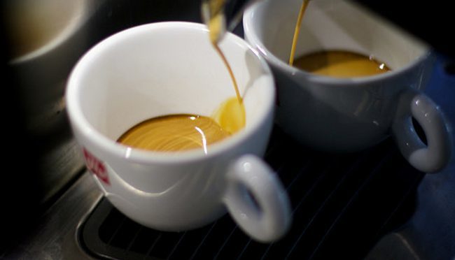 thecoffeebrothe's tweet photo. イタリア人がエスプレッソに砂糖を入れるのには理由がある | the coffee brothers https://t.co/hPcOFqhl4J #コーヒー #coffee https://t.co/5RAde1XPVc
