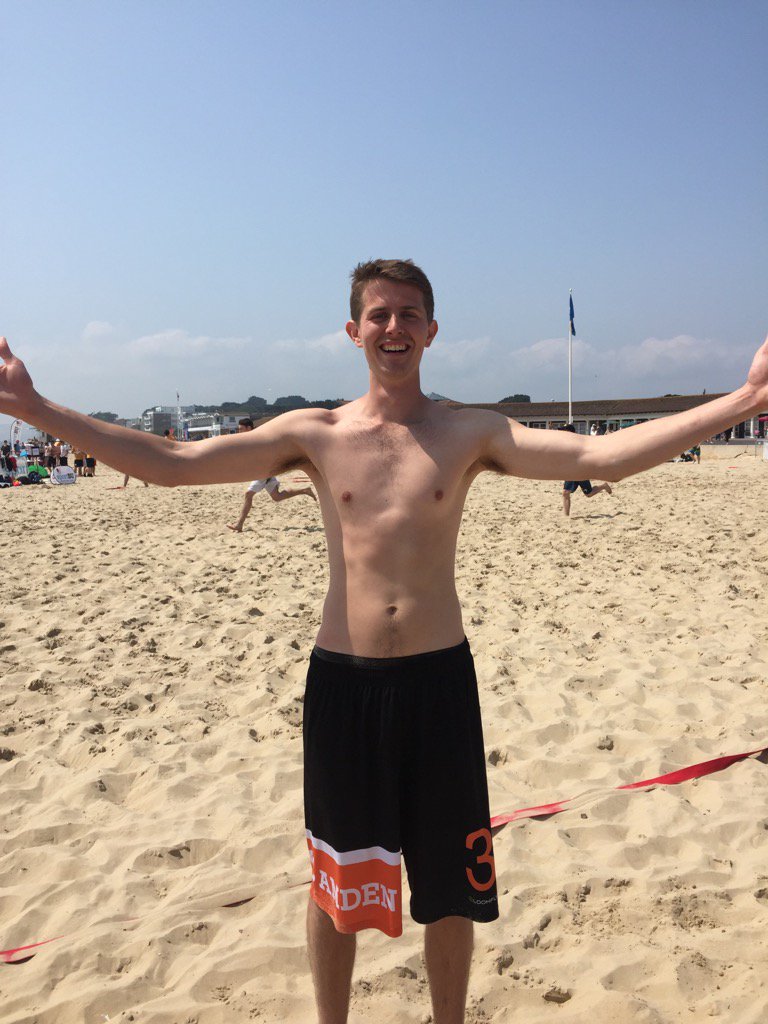 Alan leaps for glory and wins the longest layout competition. First trophy down, and we're still 1st steed! #Sunburn