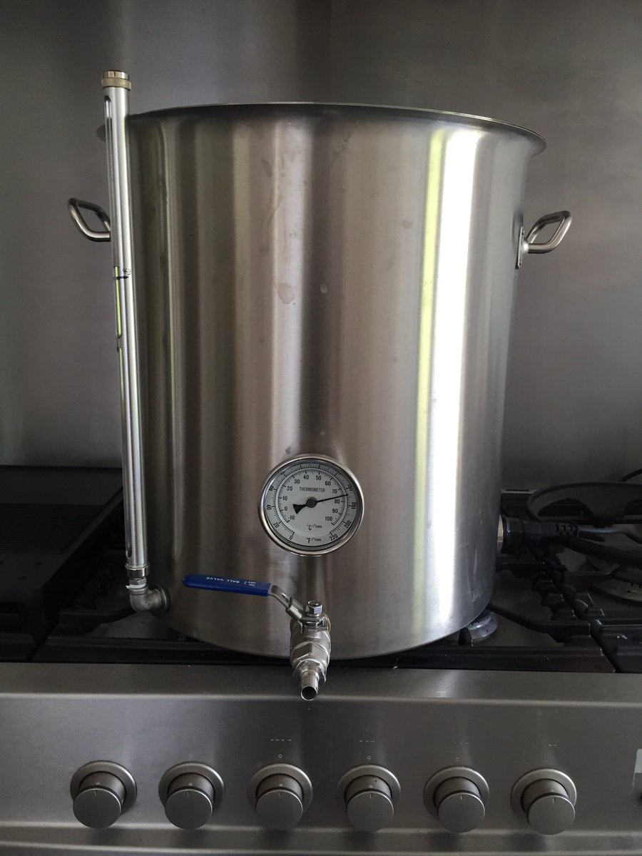 jakeberger's tweet photo. Making beer with @nicbilham (and sadly not @LaszloBeckett ) https://t.co/QqYyYWzOSE