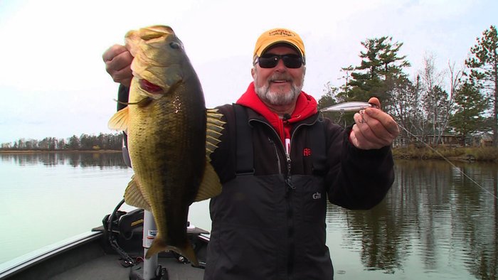 OUTDChannel's tweet photo. Tossing Shadow Rap Jerkbaits for #LargemouthBass! Lindner's #FishingEdge - 9aET | https://t.co/Z3RamShdx4 https://t.co/28JaHO3t0Y