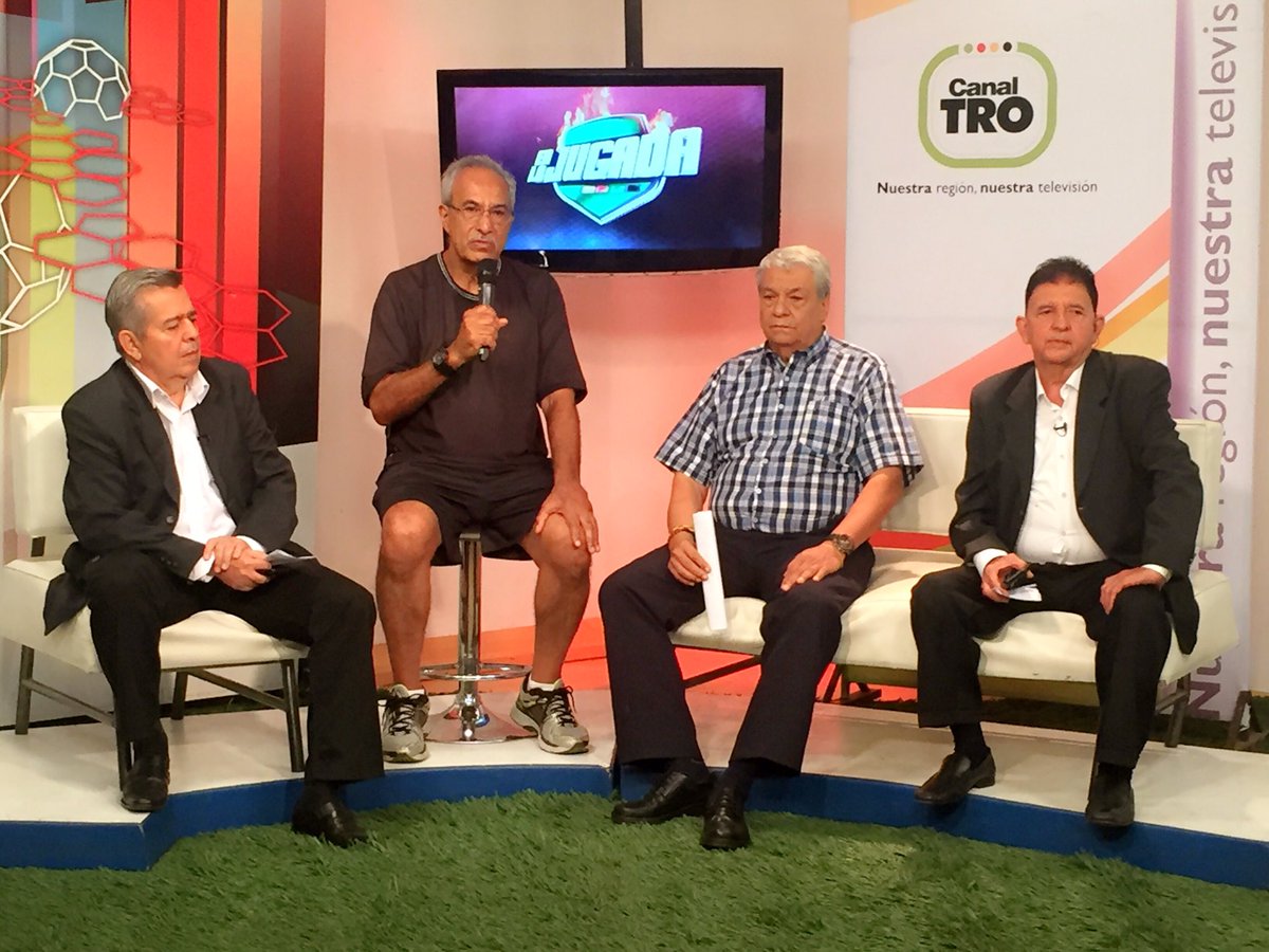 Al aire el Profesor Carlos Gil, en el programa En La Jugada del canal TRO 
Hablando del balance de esta temporada