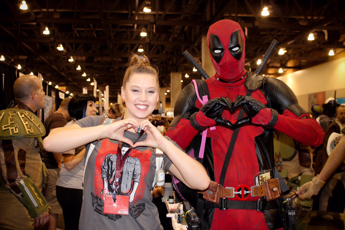 Jamie_Rose89's tweet photo. Met the best ever #Deadpool cosplayer at #PhxComicCon! His outfit was legit, @VancityReynolds would approve! ❤️ https://t.co/w91t6t4yT3
