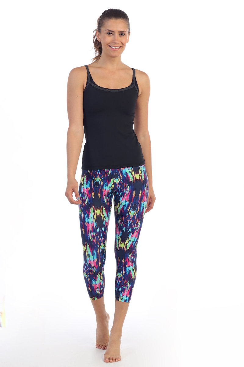 AFCActivewear's tweet photo. Our print leggings #yogapants r not see thru. Get a #free #workouttop https://t.co/iY86EXaw42 #yoga #activewear https://t.co/W7EtgExwtp